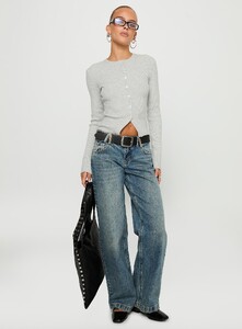 KianaF - PrPolly - Backbone Straight Leg Jeans Mid Blue-8 - 2-Model-Kiana-Us2.jpg