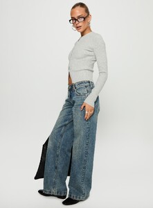 KianaF - PrPolly - Backbone Straight Leg Jeans Mid Blue-8 - 3-Model-Kiana-Us2.jpg