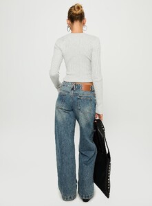 KianaF - PrPolly - Backbone Straight Leg Jeans Mid Blue-8 - 4-Model-Kiana-Us2.jpg