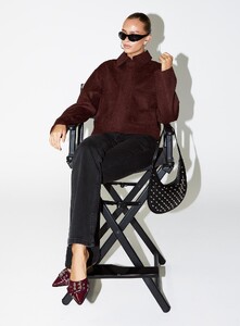 KianaF - PrPolly - Bethany Bootleg Low Rise Jeans Washed Black-10 - 2-Model-Kiana-Us2.jpg