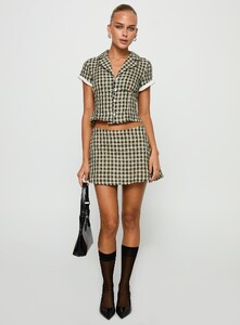 KianaF - PrPolly - Rhom Set Brown Check-8 - 2-Model-Kiana-Us2.jpg