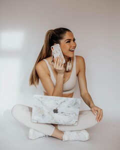 Kianna - 2020-12-07_1440x1799_03.jpg