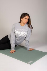 Kianna - PineappleUK_pineapple-sage-badge-yoga-mat-04.jpg