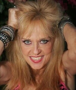Linnea Quigley4.jpg