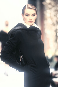 LudmilaIsaeva_ChristianDiorHCFW1991_05.jpg