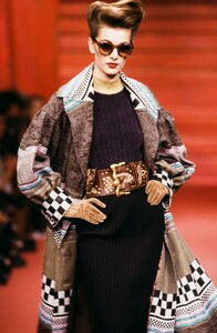 LudmilaIsaeva_ChristianLacroixFW1992_02.jpg