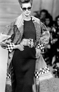 LudmilaIsaeva_ChristianLacroixFW1992_05.jpg