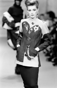 LudmilaIsaeva_ChristianLacroixFW1992_10.jpg