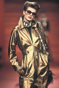 LudmilaIsaeva_ChristianLacroixFW1992_11.jpg