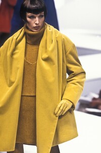 LudmilaIsaeva_ClaudeMontanaFW1993_07.jpg