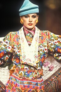 LudmilaIsaeva_EmanuelUngaroHCFW1991_06.jpg