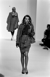 LudmilaIsaeva_GivenchyFW1992_08.jpg