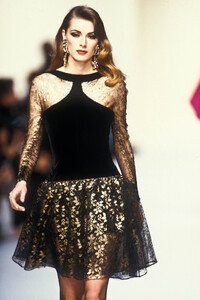LudmilaIsaeva_GivenchyFW1992_10.jpg