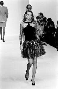 LudmilaIsaeva_GivenchyFW1992_12.jpg