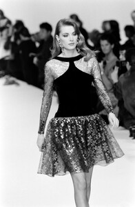 LudmilaIsaeva_GivenchyFW1992_13.jpg