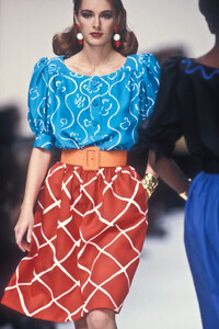 LudmilaIsaeva_GivenchySS1992_04.jpg