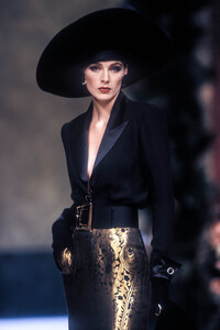 LudmilaIsaeva_JeanLouisScherrerHCFW1991_08.jpg