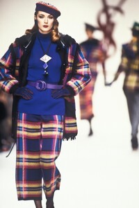 LudmilaIsaeva_YvesSaintLaurentFW1992_02.jpg