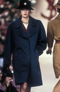 LudmilaIsaeva_YvesSaintLaurentHCFW1991_03.jpg