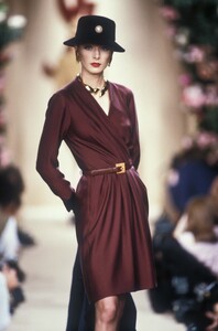 LudmilaIsaeva_YvesSaintLaurentHCFW1991_04.jpg
