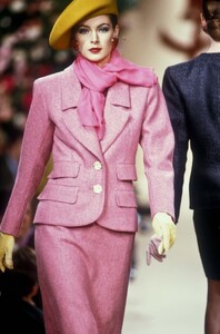 LudmilaIsaeva_YvesSaintLaurentHCFW1991_07.jpg