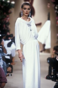 LudmilaIsaeva_YvesSaintLaurentHCFW1991_11.jpg