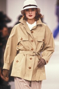 LudmilaIsaeva_YvesSaintLaurentSS1991_03.jpg