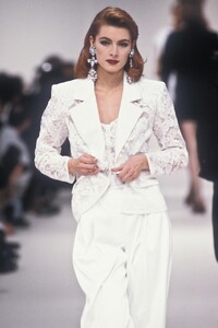LudmilaIsaeva_YvesSaintLaurentSS1991_06.jpg