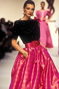 LudmilaIsaeva_YvesSaintLaurentSS1993_04.jpg
