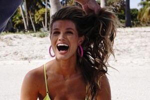 Maggie Rawlins - Sports Illustrated Swimsuit [2021.12.27] 2.jpg