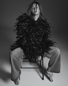 Marie Claire Australia - December 2025_11-min.jpg