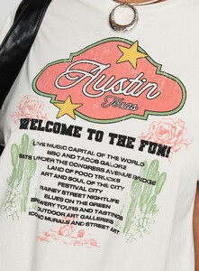 MelitaS - PrPolly - Country Festival Oversized Tee White-6 - 5-Model-Melita-Us4_1e9ce99e-78d7-439b.jpg