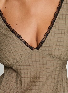 MelitaS - PrPolly - Haega Long Sleeve Top Olive-6 - 5-Model-Melita-Us4_3a59bafa-1d4f-45e7.jpg