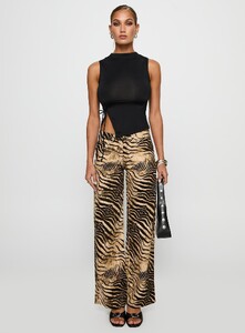 MelitaS - PrPolly - Low Rise Roomy Pants Multi-8 - 6-Model-Melita-Us2_68a2da27-1970-40cb-Ba63-250dea75b904.jpg