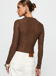 MelitaS - PrPolly - Padra Long Sleeve Top Brown-4-Model-Melita-Us4.jpg