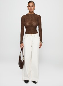 MelitaS - PrPolly - Padra Long Sleeve Top Brown-6-Model-Melita-Us4.jpg