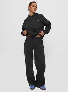 MelitaS - PrPolly - Princess Polly Wide Leg Track Pant Bubble Sc-6 - 2-Model-Melita-Us4_49a5131d-3e80-4798-845b-Fd829e4c6c2a.jpg