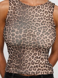 MelitaS - PrPolly - Warm Honey Top Leopard-8 - 5-Model-Melita-Us4_Ac764238-D8a7-4322-89cc-42a6887e1a88.jpg
