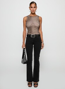 MelitaS - PrPolly - Warm Honey Top Leopard-8 - 6-Model-Melita-Us4_Acb1684a-D9b5-4dcd-Ab51-Cf5d0e22e5f6.jpg