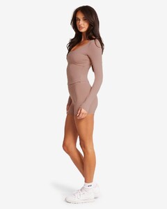 NSole - CSB - Form Invisible Scrunch Shorts 4' _ Walnut_CSB_ISSY27835_small_ecom_side-full.jpg