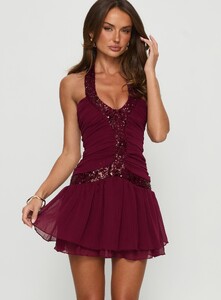 NSole - PrPolly - Aisleigh Sequin Halter Mini Dress Berry-8 - 1-Model-Nat-Us2_86f23c1c-D6d8-4d99.jpg
