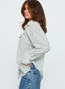 NSole - PrPolly - Alexi Long Sleeve Button Down Top Blue _ Bro-6 - 3-Model-Nat-Us2_Fd9a0dfc-Aeee-4b33.jpg