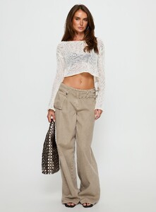 NSole - PrPolly - Cafe Pari Sweater White-11 - 2-Model-Nat-Us2_Cccc9613-C7c2-4a8b.jpg