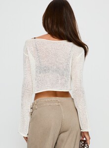 NSole - PrPolly - Cafe Pari Sweater White-11 - 4-Model-Nat-Us2_B5115907-C34b-438d.jpg