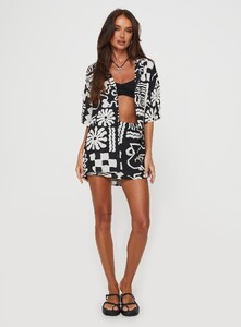 NSole - PrPolly - Caraliia Shirt Black _ Cream-7 - 2-Model-Nat-Us2_Aeead163-Cf76-42e6.jpg