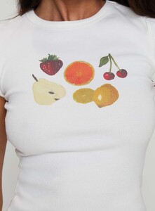 NSole - PrPolly - Fruit Salad Tee White Multi-7 - 5-Model-Nat-Us2_40430a52-22c0-4dd2.jpg