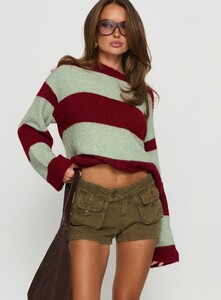 NSole - PrPolly - Headphones On Micro Cargo Short Green-6 - 1-Model-Nat-Us2_9eb1b751-74a3-4c03.jpg