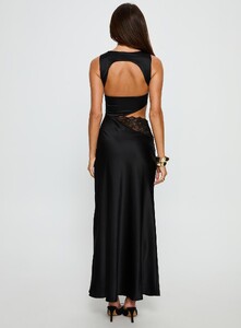 NSole - PrPolly - Lareina Cut Out Lace Maxi Dress Black-9 - 4-Model-Nat-Us2_4af6a2af-00a7-4da3.jpg
