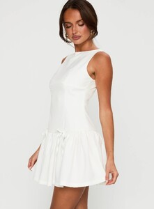 NSole - PrPolly - Milienne Mini Dress White-8 - 3-Model-Nat-Us2_10b7a5d9-5cc4-4245.jpg