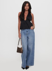 NSole - PrPolly - Saddler Halter Top Black-7 - 2-Model-Nat-Us2_818a9eac-079e-4a2e.jpg